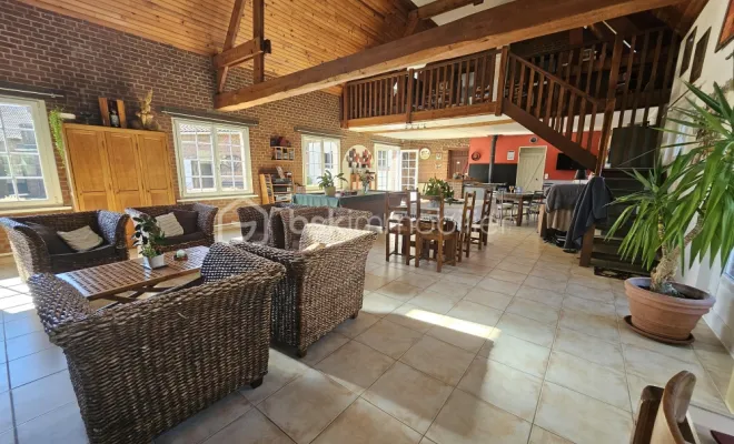  Maison de 235 m² à Sachin 272 460 €